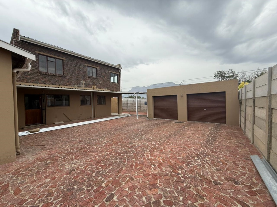 4 Bedroom Property for Sale in Somerset Park Western Cape